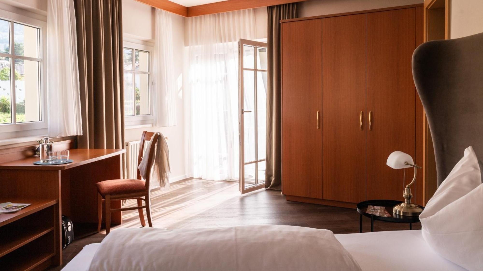 Laurus Hotel 3*
