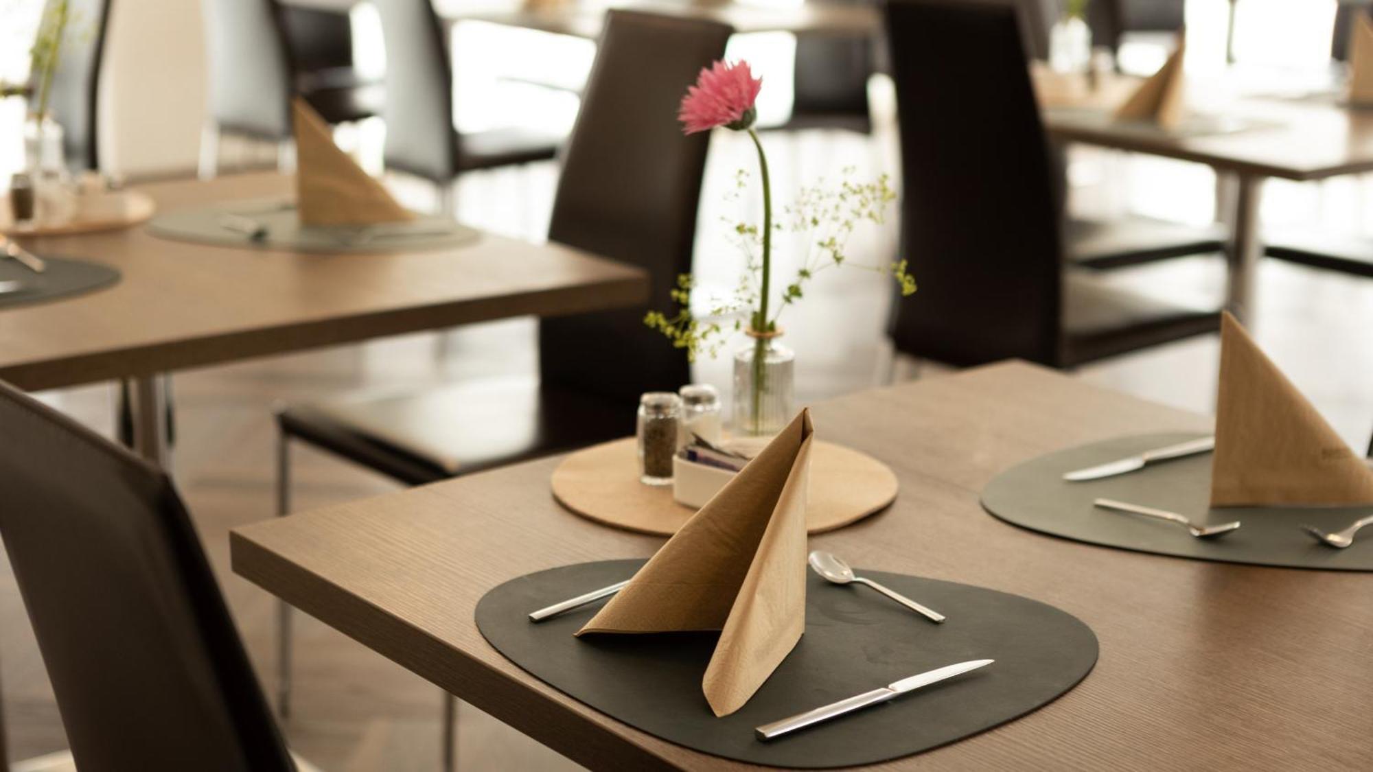 Laurus Hotel